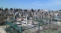 Azərbaycanda kişi qəbirdaşındakı yazıya görə yeznəsini MƏHKƏMƏYƏ VERDİ