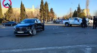 Gəncədə &ldquo;KIA&rdquo; &ldquo;Mitsubishi&rdquo; ilə toqquşdu - Xəsarət alanlar var - FOTO