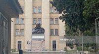 Cəfər Cabbarlının yenilənən büstünün FOTOSU