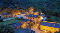 Bu kəndin 16 sakini var, amma 25 min turist gəlir - Fotolar