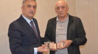 Aprel şəhidinin medalı ailəsinə təqdim edildi - FOTO