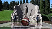 Ümummilli lider Heydər Əliyevin xatirəsi anılır