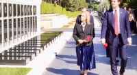 ABŞ dövlət katibinin köməkçisi Şəhidlər xiyabanını ziyarət etdi &ndash; FOTO