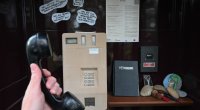 Qəbiristanlıqda ölənlərlə "danışmaq" üçün telefon köşkü quraşdırıldı &ndash; FOTO