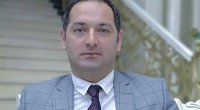 Əməkdar artisti ilan sancdı - FOTO