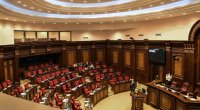 Ermənistan parlamentində müxalifət zalı tərk etdi - Spiker seçkisi sabaha qaldı