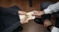&ldquo;Övladlarınızı Tibb Universitetinə qəbul etdirəcəyəm&rdquo; deyərək 26 minlik dələduzluq etdi