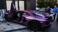 Milyarderin oğlu bənövşəyi &ldquo;Lamborghini&rdquo; ilə qəza törətdi- Fotolar