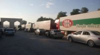 &ldquo;Qırmızı Körpü&rdquo;də 700 yük maşını növbədədir - Rəsmi