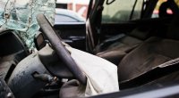 Gəncədə QƏZA: İdarəetmədən çıxan avtomobil ağaca çırpıldı