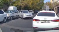 &ldquo;Prius&rdquo; manevr edərkən qəza törətdi, heç nə olmamış kimi yoluna davam etdi &ndash; VİDEO