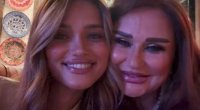 Mələkxanım Eyubova qızı ilə -Video