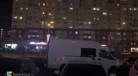 Rusiyada dəhşət: Park edilmiş avtomobillərdən yanacaq oğurlayırlar - VİDEO