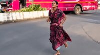 Qızı oxusun deyə ayaqyalın 3 kilometr qaçdı...- Fotolar