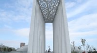 Dövlət və hökumət rəsmiləri Bakıdakı Zəfər parkında şəhidlərin xatirəsini andılar