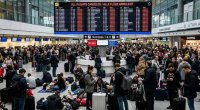 Moskva aeroportlarında uçuşlar iflic oldu - VİDEO