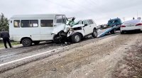 Ağcabədidə mikroavtobusla "Niva" toqquşdu: Xəsarət alanların vəziyyəti açıqlandı - VİDEO