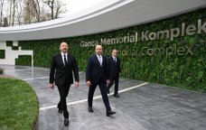 Prezident Gəncə Memorial Kompleksinin açılışında – FOTO