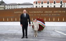 “Danışan fotolar”... - Hikmət Hacıyev Prezidentin Nilayla FOTOSUNU paylaşdı