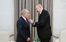 Prezident Yaqub Eyyubova “İstiqlal” ordenini təqdim etdi – FOTO