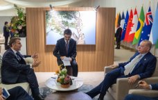 Ərdoğan Makronla Ukraynadakı vəziyyəti müzakirə etdi - FOTO