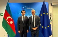 Hikmət Hacıyev Aİ rəsmiləri ilə görüşdü – FOTO