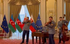 İlham Əliyevlə Robert Fitsonun görüşündə "Qurban olum Azərbaycan" mahnısı İFA EDİLDİ – VİDEO