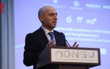 “İllər ərzində heç bir məqaləsi olmayan alimin özünü alim bilməsi ayıbdır” – Emin Əmrullayev