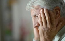 İnsanların yaşlandıqca daha tez oyanmasının səbəbi bilindi - ARAŞDIRMA