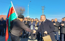 İlk köç karvanı Kərkicahana çatdı, açarlar təqdim olundu &ndash; FOTO