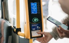 Metro və avtobuslarda bank kartları ilə ödənişdə PROBLEM - Sərnişinlərin balansından əsassız pul çıxılır?