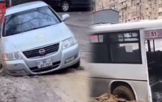 Bir gündə avtomobil və avtobus çuxura düşdü &ndash; Hər iki sürücüyə kompensasiya VERİLƏCƏK?