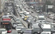 Bakı-Sumqayıt yolunda böyük tıxac: "Düz bir saat 45 dəqiqədir ki, burada qalmışıq" - VİDEO