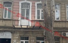 Bizim.Media YAZDI &ndash; Paytaxtın mərkəzi küçəsindəki köhnə balkonların yenilənməsinə başlanıldı &ndash; FOTO