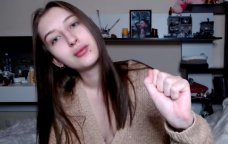 Xaricdəki şantaj qrupunun görüntülərindən istifadə etdiyi qız kimdir? &ndash; VİDEO