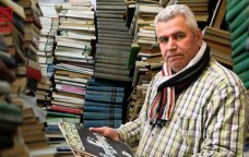 Divarları kitabdan olan məkan &ndash; Bir bukinistin HƏYAT HEKAYƏSİ - VİDEO