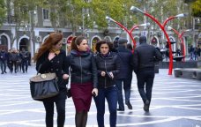 Rəngsizləşən DÜNYA - Niyə hamı soyuq tonlara üz tutur?