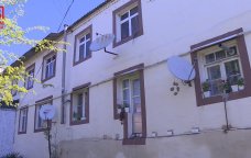 Zaqatalada qəzalı vəziyyətdə olan BİNA: Yağış suları evlərə dolur &ndash; FOTO