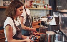 Yeniyetmə və gənclər arasında yeni PEŞƏ TRENDİ - &ldquo;Təcrübə tələb olunmur, 800 manat qazanc var&rdquo;