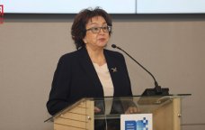 Məleykə Abbaszadə: &ldquo;10-11-ci sinifdə hazırlaşıb, bütün proqramı mənimsəmək mümkün deyil&rdquo;