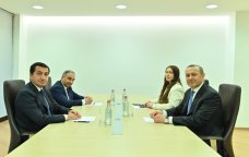 Hikmət Hacıyev Ermənistanda Qriqoryanla GÖRÜŞDÜ