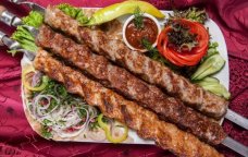 Ucuz ətin şorbası olmaz, bəs KABABI? &ndash; 3 manatlıq lülə kababların mətbəxarxası SİRLƏRİ