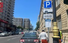 Sürücülərin NƏZƏRİNƏ – Səməd Vurğun küçəsində parklanma nişanı quraşdırıldı – FOTO