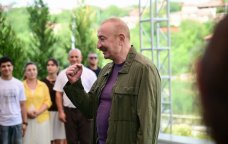 İlham Əliyev: &ldquo;Kimsə Azərbaycana xor gözlə baxsa, yenə yumruq yerində olacaq!&rdquo; - VİDEOÇARX