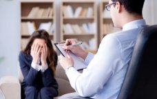 Psixoloq yanına gedənlərin NƏZƏRİNƏ – İcbari tibbi sığortaya SALINIR?