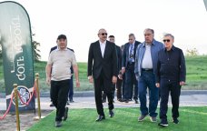 Prezidentlər Qırğızıstanda Qolf Klubun açılışında - FOTO/VİDEO