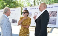 İlham Əliyev Möminə xatun türbəsində aparılan bərpa işləri ilə tanış oldu - FOTO-VİDEO