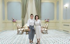 Birinci xanımların çay masası əsnasında təkbətək görüşü &ndash; FOTO