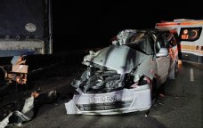 Lənkəranda "Mercedes Vito" TIR-a çırpıldı: Ölənlər var - FOTO