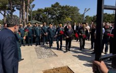 Əli Nağıyev və Zakir Həsənov generalın dəfnində - FOTO